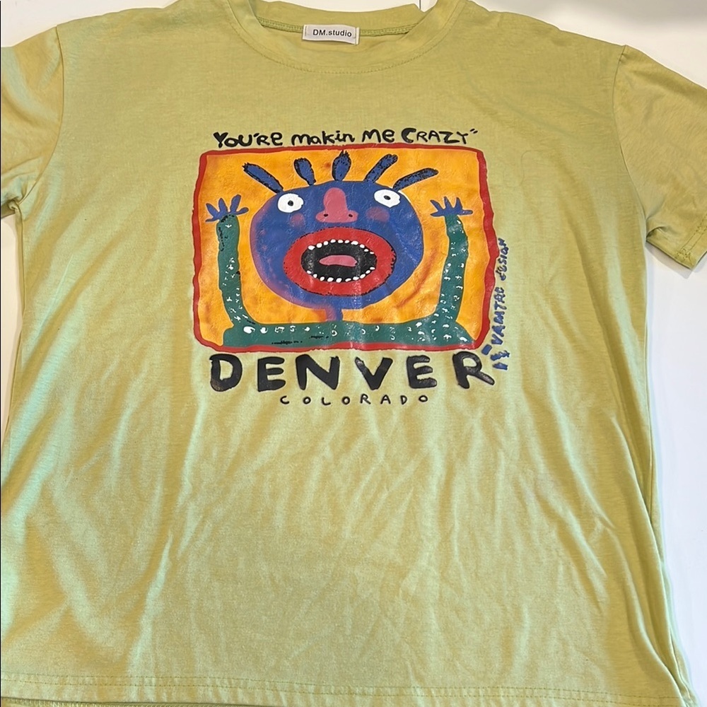 Vintage Inspired - Green Short Sleeve Tee with‎ Artistic Graphic